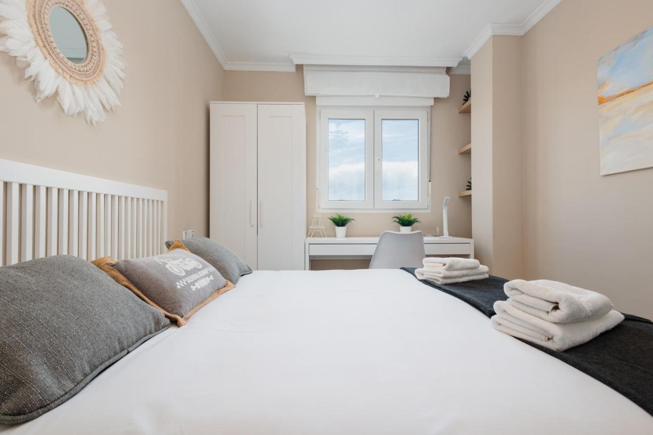 In The Historic Center Of Malaga, Very Close To The Beach And The Ave Train Station, With Private Parking المظهر الخارجي الصورة