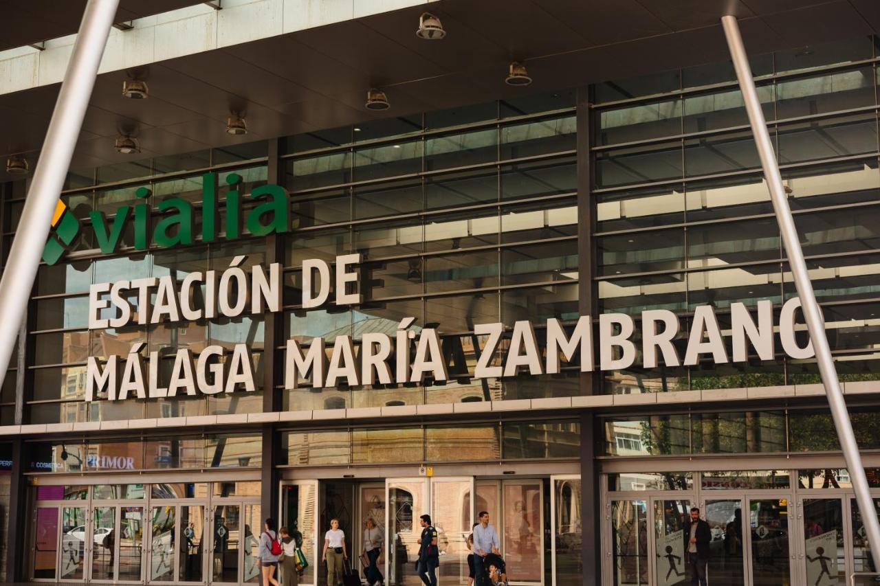 In The Historic Center Of Malaga, Very Close To The Beach And The Ave Train Station, With Private Parking المظهر الخارجي الصورة