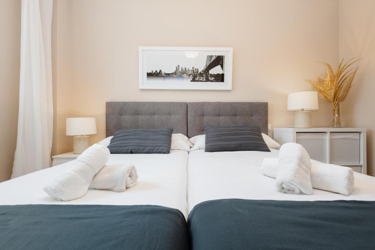In The Historic Center Of Malaga, Very Close To The Beach And The Ave Train Station, With Private Parking المظهر الخارجي الصورة