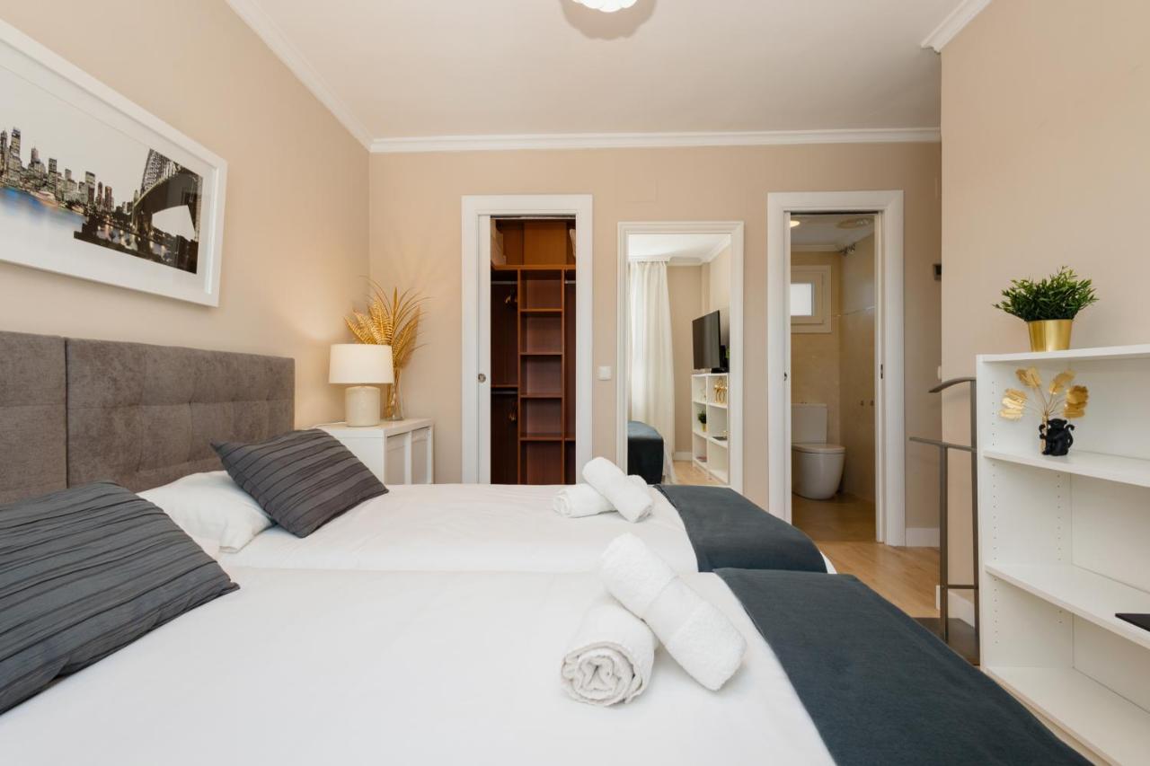 In The Historic Center Of Malaga, Very Close To The Beach And The Ave Train Station, With Private Parking المظهر الخارجي الصورة