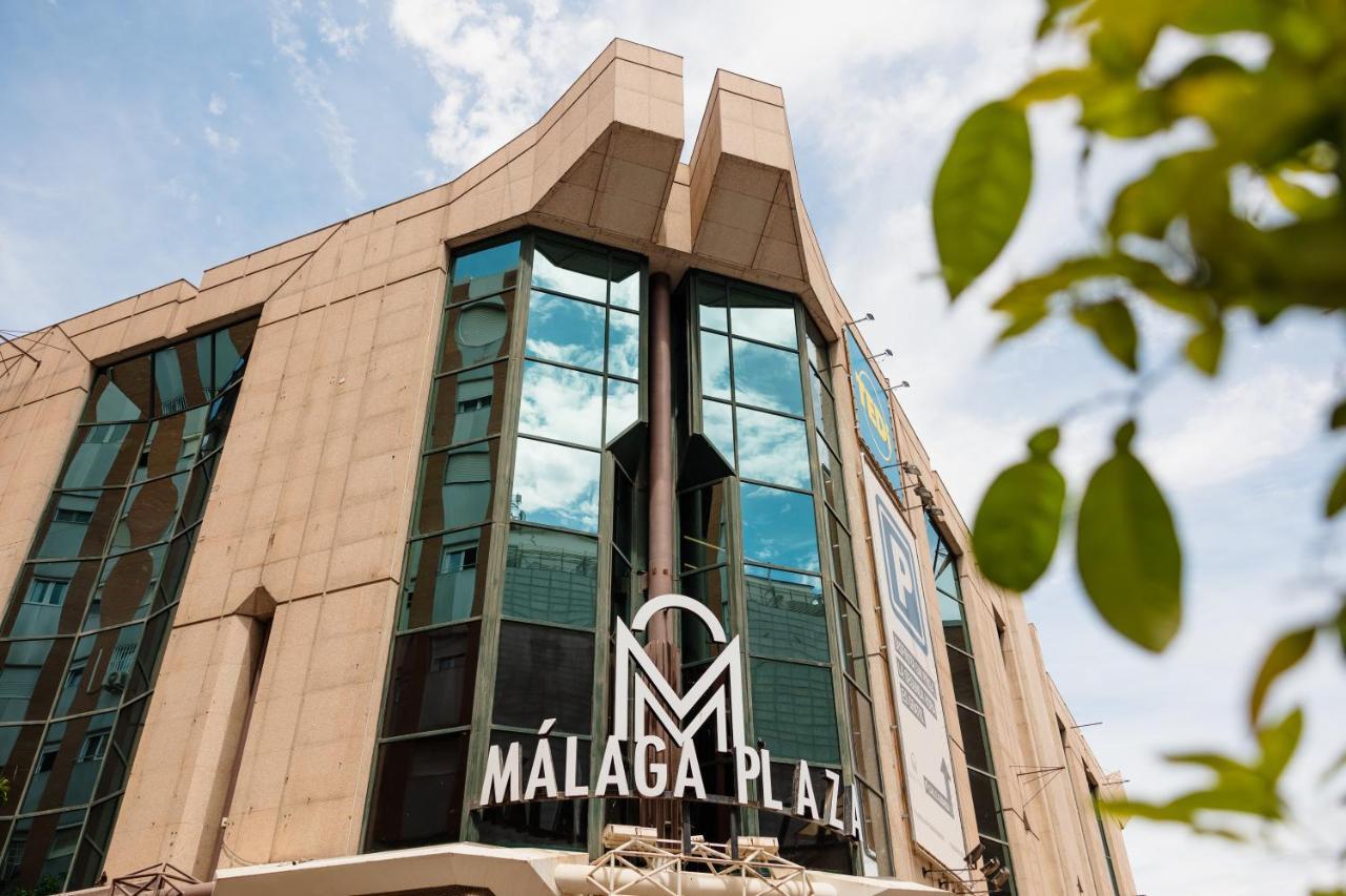 In The Historic Center Of Malaga, Very Close To The Beach And The Ave Train Station, With Private Parking المظهر الخارجي الصورة